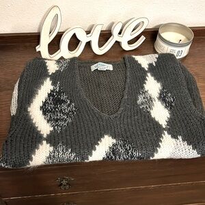 V-Neck Sweater Vest, Medium